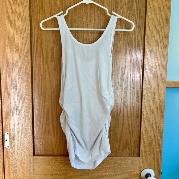 Bundle of 2 Maternity Tank Tops Size Medium - Grey & White - Picture 10 of 10